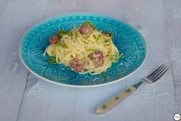 Linguine alla carbonara di salsiccia